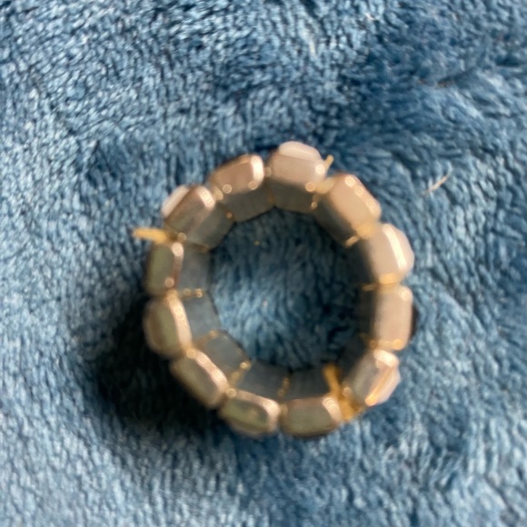 Black and White stretchy ring - Picture 2 of 2